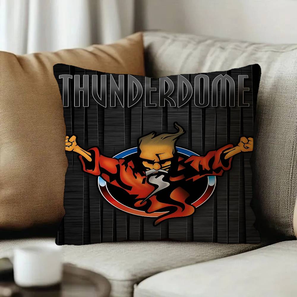 T-Thunderdomes Logo Lucky Drag - Home Textiles Logo recension och pris